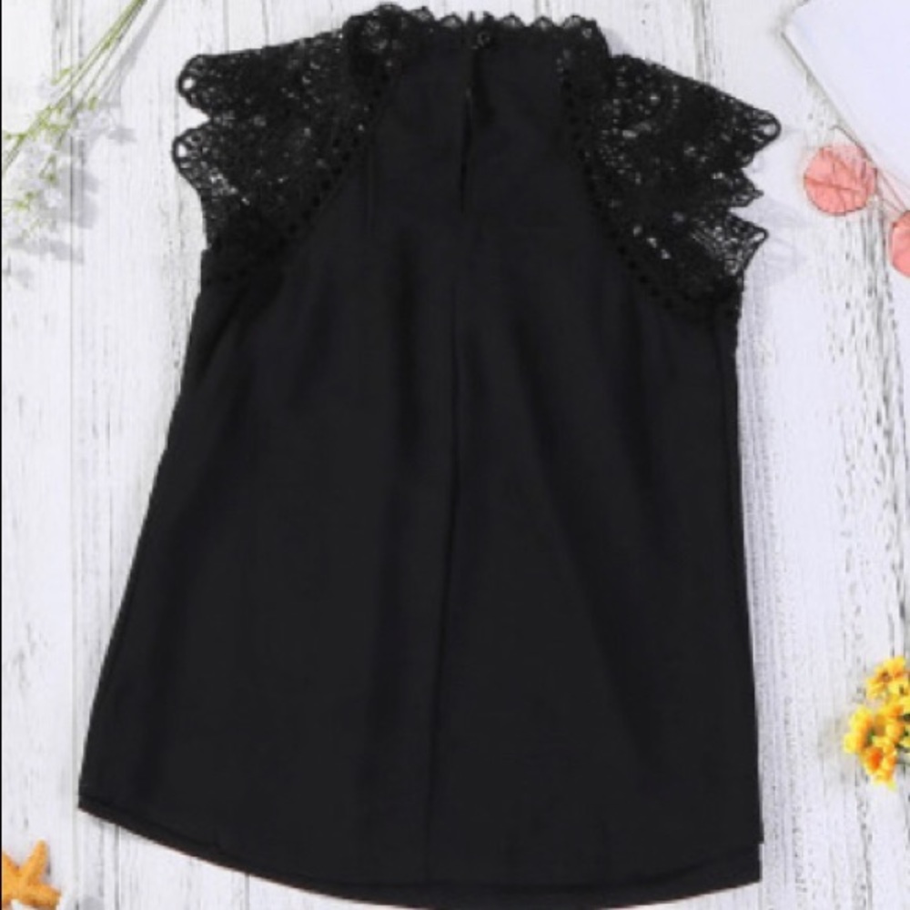 🖤HP🖤 Black Tatted Crocheted Lace Spliced Blouse - Picture 5 of 9